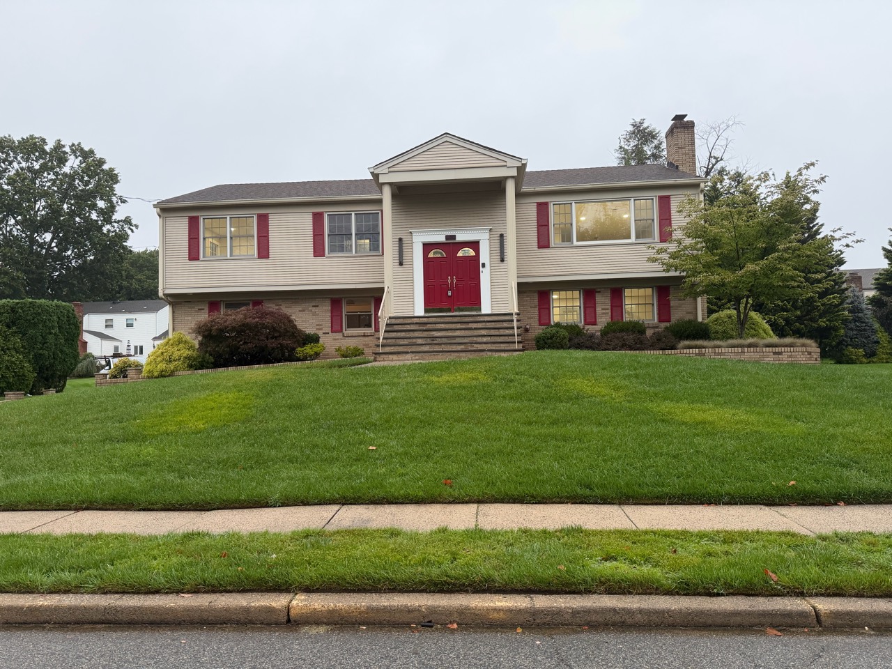 Front exterior of 850 Ridgewood Avenue
